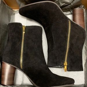 Aerosoles black suede boots
